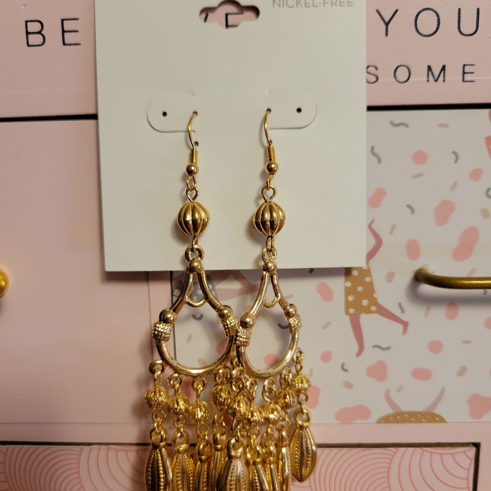 Gold colored Dangling earrings